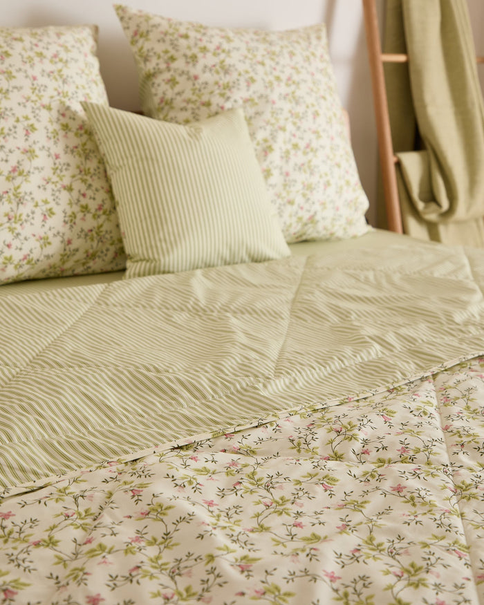 Foxford Dainty Lily Reversible Quilt