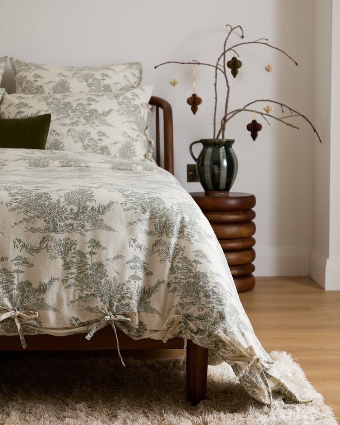 Foxford Eve Toile Flannel Duvet Set