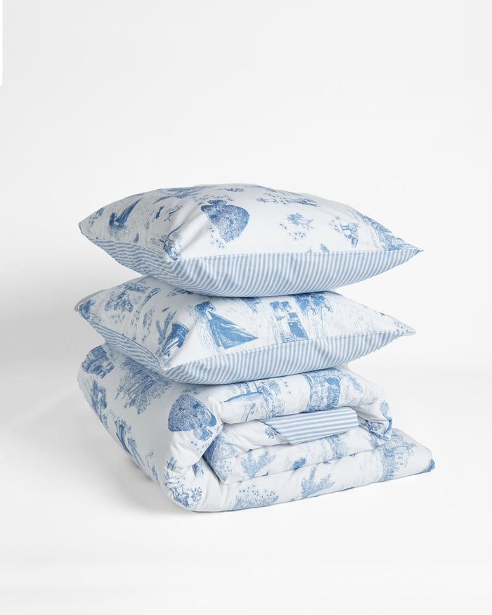 The Foxford Wild Atlantic Duvet Set was designed in collaboration with textile designer Ruth Gallagher. It features hand-drawn illustrations of iconic symbols from the Wild Atlantic Way.